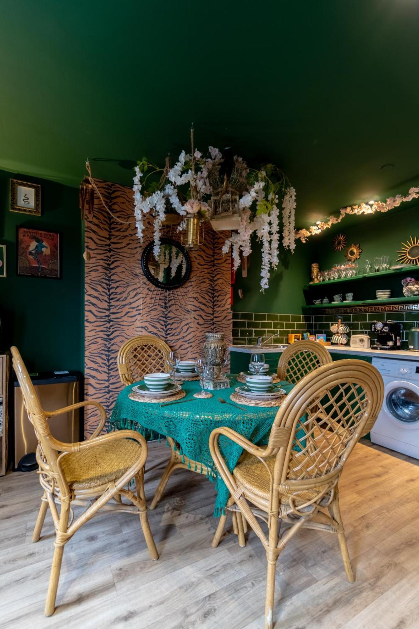 The Emerald Suite By Margate Suites Экстерьер фото
